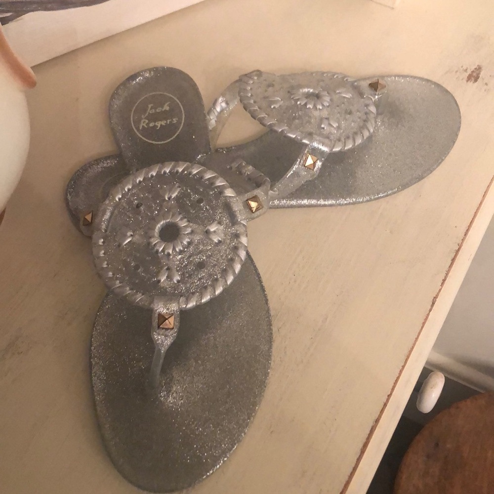 Jack Rogers silver glitter flip flops. Size 9. Never been wore